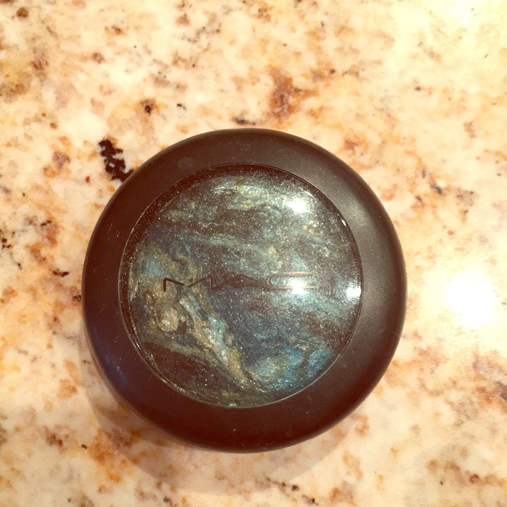 Mac eyeshadow
